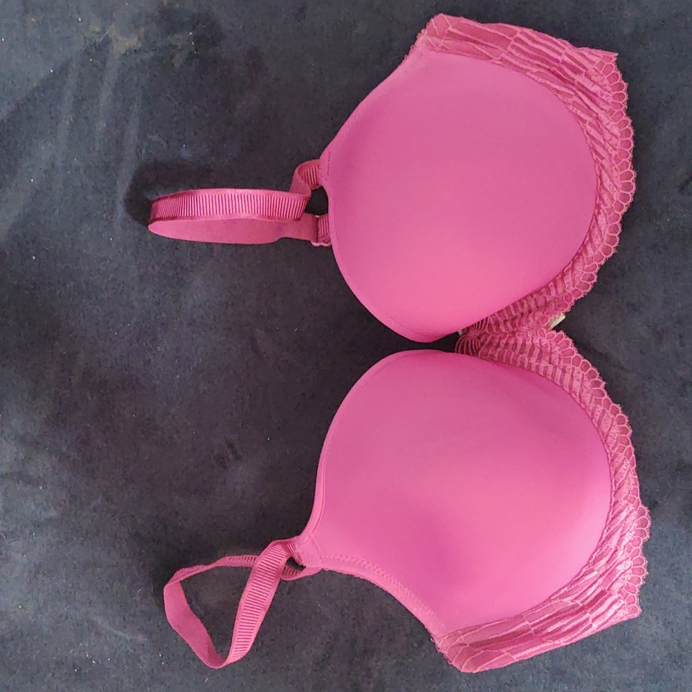 Wacoal La Femme Underwire Bra 34DD Magenta